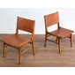 asri Plain Leather Chairの写真
