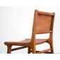 asri Plain Leather Chairの写真