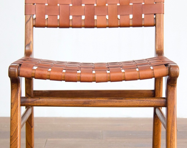 asri(アスリー) Waved Leather Chairの写真