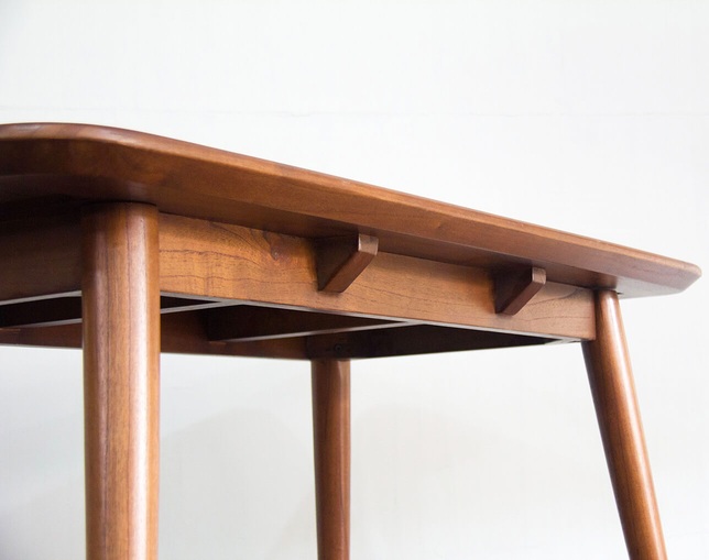 asri(アスリー) ARU Dining Tableの写真