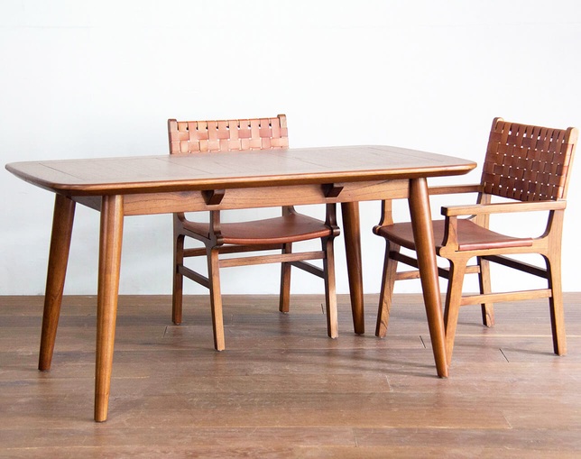 asri(アスリー) ARU Dining Tableの写真