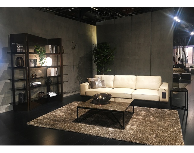 Natuzzi Italia(ナツッジイタリア) TITANO センターテーブルの写真