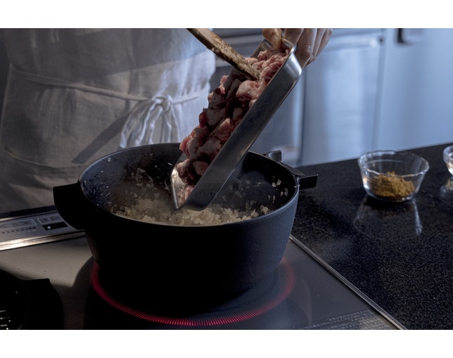 ovject(オブジェクト) ovject 鋳物ほうろう両手鍋深型[23cm]の写真