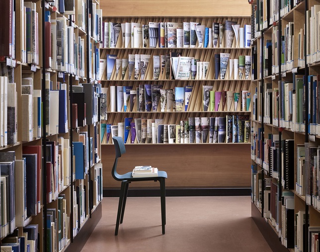 COLOS(コーロス) SPLIT サイドチェアの写真