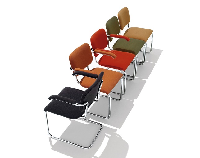 ノル(Knoll) Cesca Chair Full Upholsteredの写真