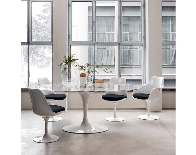 ノル(Knoll) Saarinen Collection Tulip Chairs - Armless chairの写真