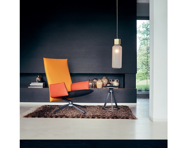 ノル(Knoll) Edward Barber & Jay Osgerby Collection Pilot Chair (High back)の写真