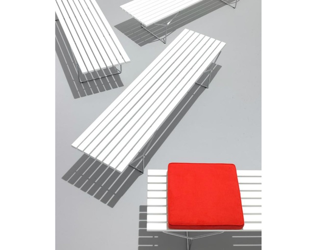 ノル(Knoll) Bertoia Collection Benchの写真