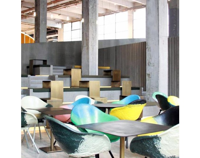 Maximum Wooden legs arm chairの写真