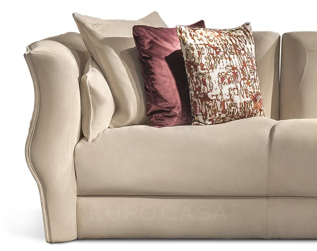 Hessentia Cornelio Cappellini SCARLETT 4人掛けソファの写真