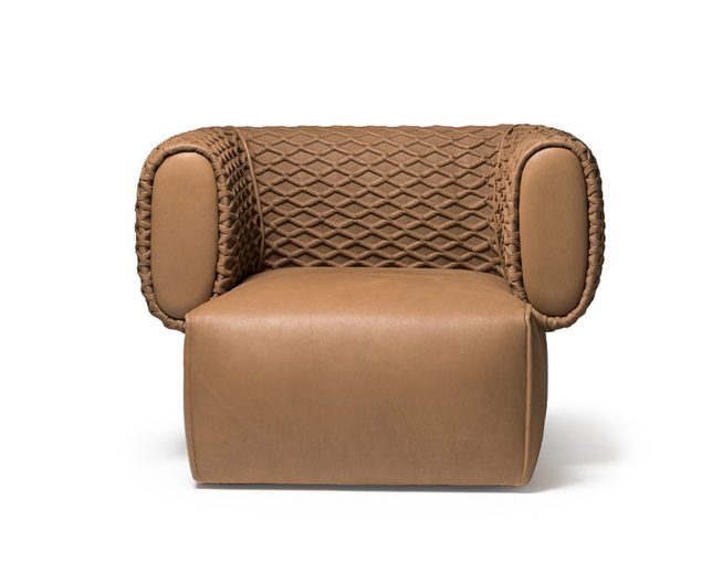 Hessentia Cornelio Cappellini HUG Sofaの写真