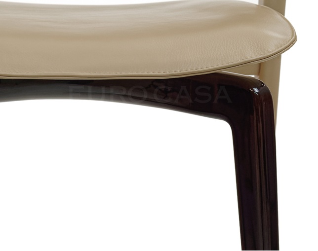 Hessentia Cornelio Cappellini LISBONA Chairの写真