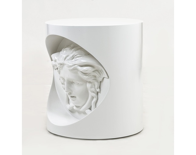 VERSACE HOME サイドテーブルの写真