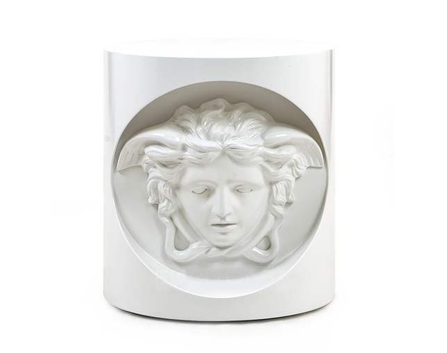 VERSACE HOME サイドテーブルの写真