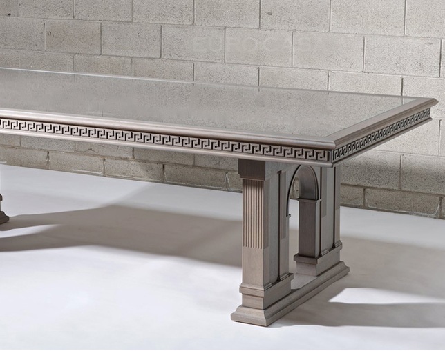 VERSACE HOME ダイニングテーブルの写真