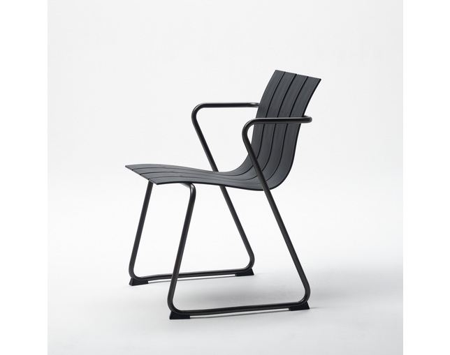 COMPLEX UNIVERSAL FURNITURE SUPPLY OCEAN CHAIRの写真