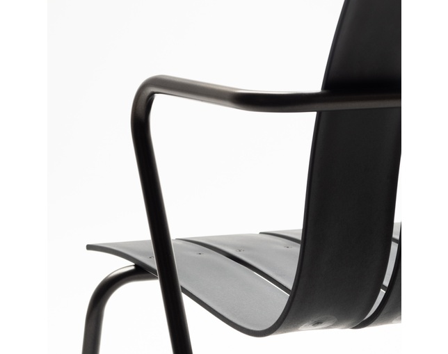 COMPLEX UNIVERSAL FURNITURE SUPPLY OCEAN CHAIRの写真