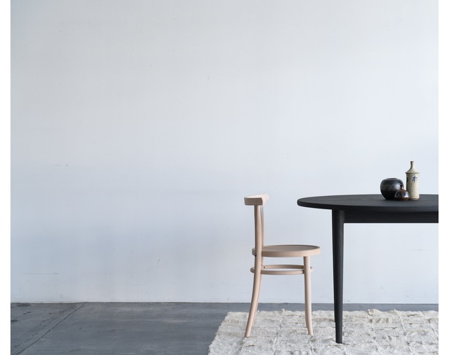 COMPLEX UNIVERSAL FURNITURE SUPPLY MODEL 4151の写真