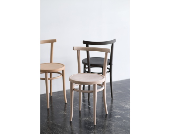 COMPLEX UNIVERSAL FURNITURE SUPPLY MODEL 4151の写真