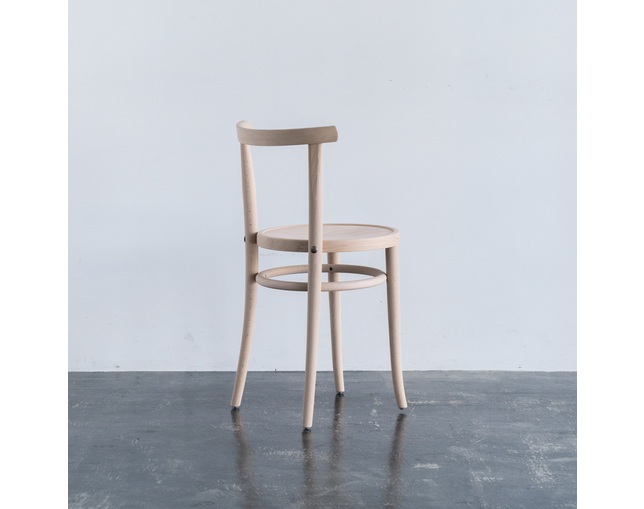 COMPLEX UNIVERSAL FURNITURE SUPPLY MODEL 4151の写真