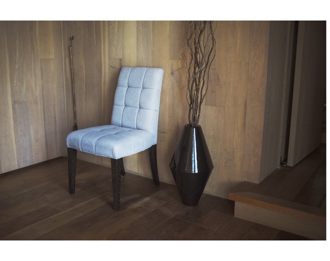 COMPLEX UNIVERSAL FURNITURE SUPPLY Ghost Chairのメイン写真