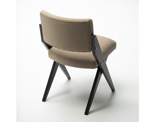 COMPLEX UNIVERSAL FURNITURE SUPPLY Spy Chairの写真