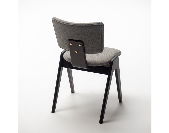 COMPLEX UNIVERSAL FURNITURE SUPPLY Dwarf Chairの写真
