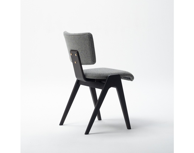 COMPLEX UNIVERSAL FURNITURE SUPPLY Dwarf Chairの写真