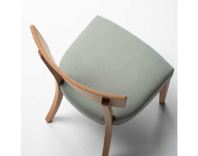 COMPLEX UNIVERSAL FURNITURE SUPPLY Tavern Chairの写真
