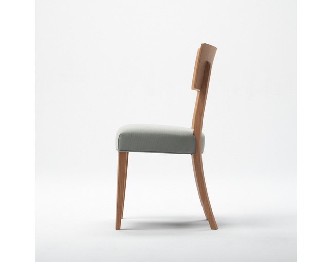 COMPLEX UNIVERSAL FURNITURE SUPPLY Tavern Chairの写真