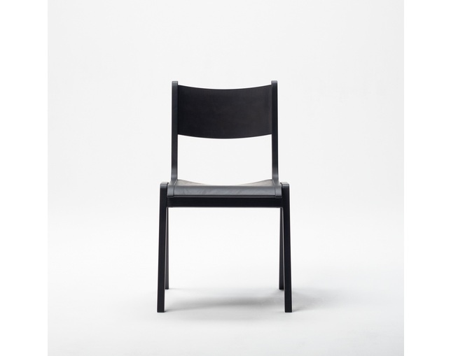 COMPLEX UNIVERSAL FURNITURE SUPPLY Rainer Chairの写真