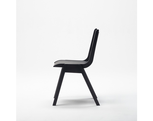 COMPLEX UNIVERSAL FURNITURE SUPPLY Rainer Chairの写真