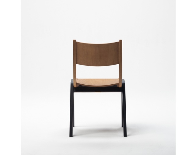 COMPLEX UNIVERSAL FURNITURE SUPPLY Rainer Chairの写真