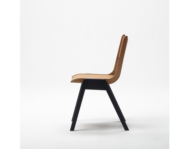 COMPLEX UNIVERSAL FURNITURE SUPPLY Rainer Chairの写真