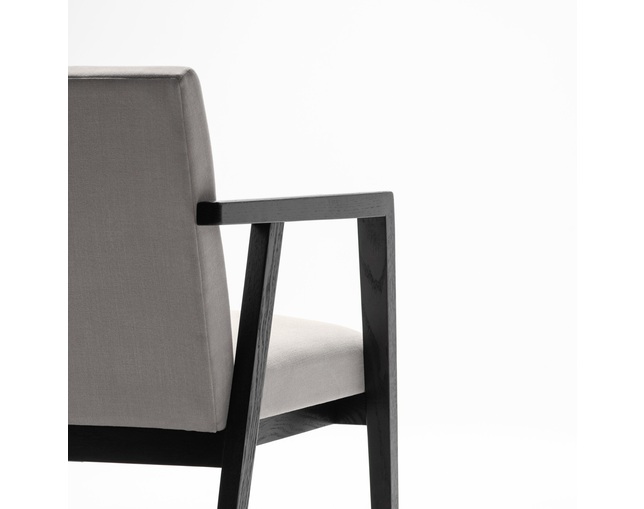 COMPLEX UNIVERSAL FURNITURE SUPPLY Tanker Armchairのメイン写真