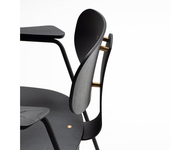 COMPLEX UNIVERSAL FURNITURE SUPPLY F2 Chairの写真