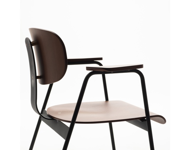 COMPLEX UNIVERSAL FURNITURE SUPPLY F2 Chairの写真
