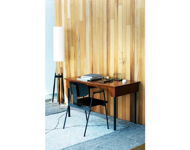 COMPLEX UNIVERSAL FURNITURE SUPPLY F2 Chairの写真