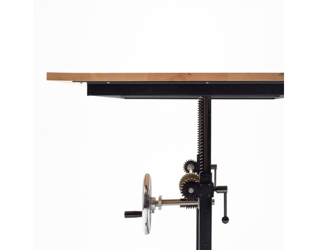 COMPLEX UNIVERSAL FURNITURE SUPPLY Tailor’s Adjustable Workbenchの写真