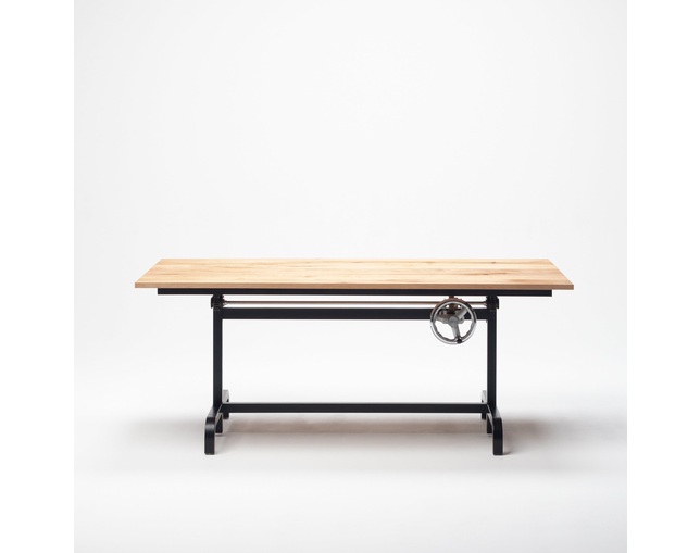 COMPLEX UNIVERSAL FURNITURE SUPPLY Tailor’s Adjustable Workbenchの写真