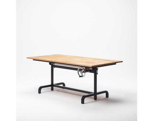 COMPLEX UNIVERSAL FURNITURE SUPPLY Tailor’s Adjustable Workbenchの写真