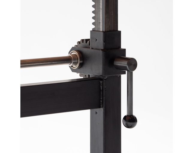COMPLEX UNIVERSAL FURNITURE SUPPLY Tailor’s Adjustable Workbenchの写真