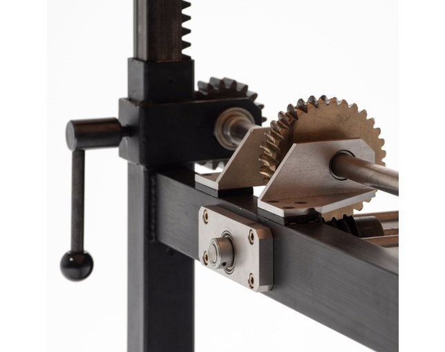COMPLEX UNIVERSAL FURNITURE SUPPLY Tailor’s Adjustable Workbenchの写真