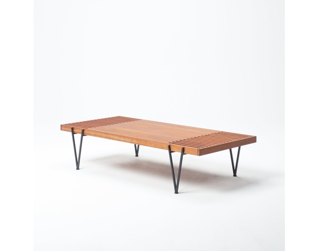 COMPLEX UNIVERSAL FURNITURE SUPPLY Stingray Coffee Tableの写真