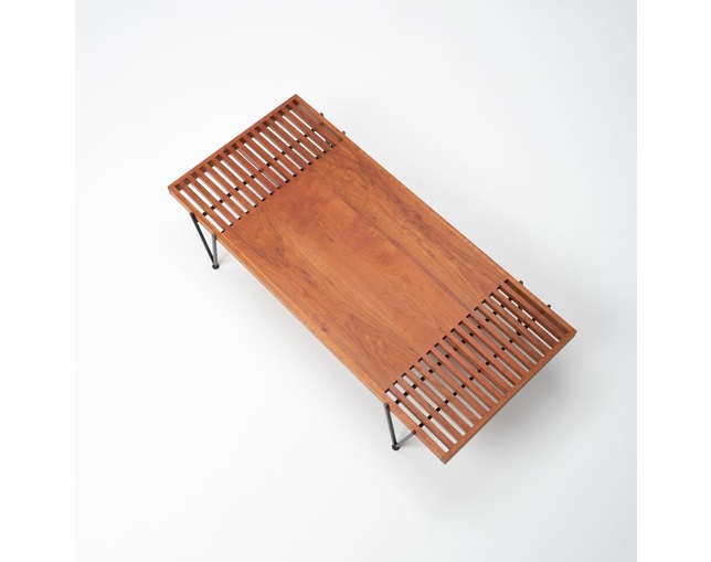 COMPLEX UNIVERSAL FURNITURE SUPPLY Stingray Coffee Tableの写真