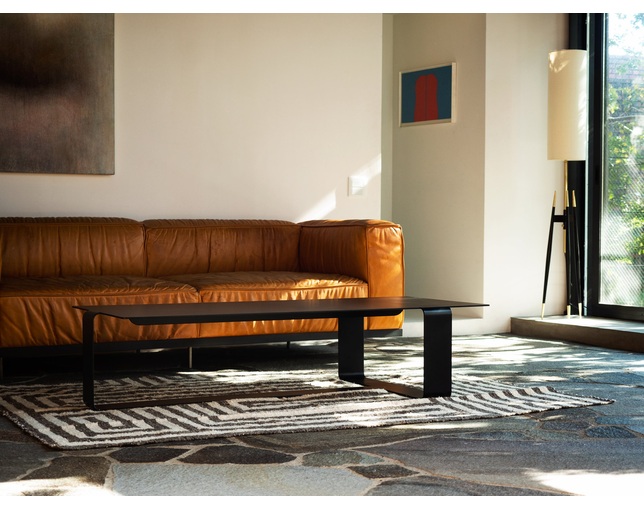 COMPLEX UNIVERSAL FURNITURE SUPPLY Black Rectangle Low Tableの写真
