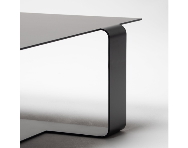 COMPLEX UNIVERSAL FURNITURE SUPPLY Black Square Low Tableの写真
