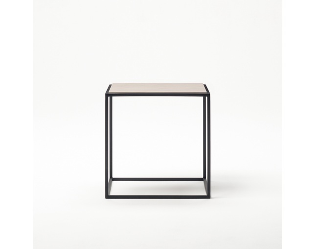 COMPLEX UNIVERSAL FURNITURE SUPPLY Aero Side Table / Stoneの写真