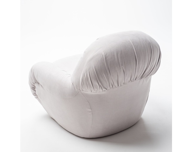COMPLEX UNIVERSAL FURNITURE SUPPLY Bubble Sofaの写真