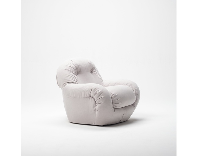 COMPLEX UNIVERSAL FURNITURE SUPPLY Bubble Sofaの写真